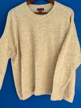 Vince Camuto cream colored long sleeve crewneck pullover sweater size M